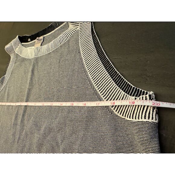 Chico's Layering Shell Ribbed Striped Tank - Sz 2 (L) - Picture 5 of 9